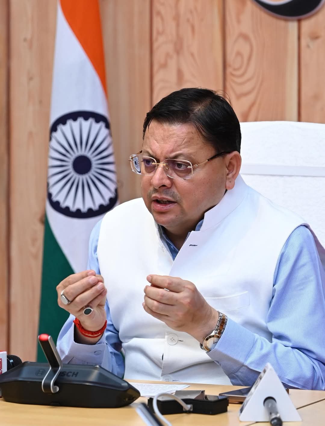 सीएम धामी ने दिए पत्रकारों के लिए हेल्थ कैंप लगाने के निर्देश