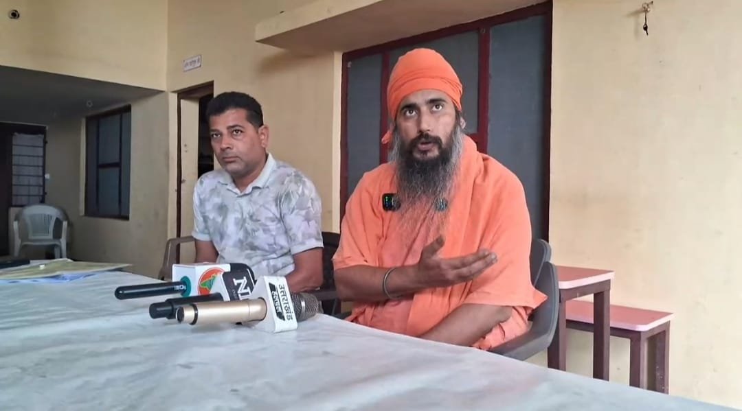 दर्जा धारी विश्वास डाबर पर स्वामी भगवान सिंह के गंभीर आरोप