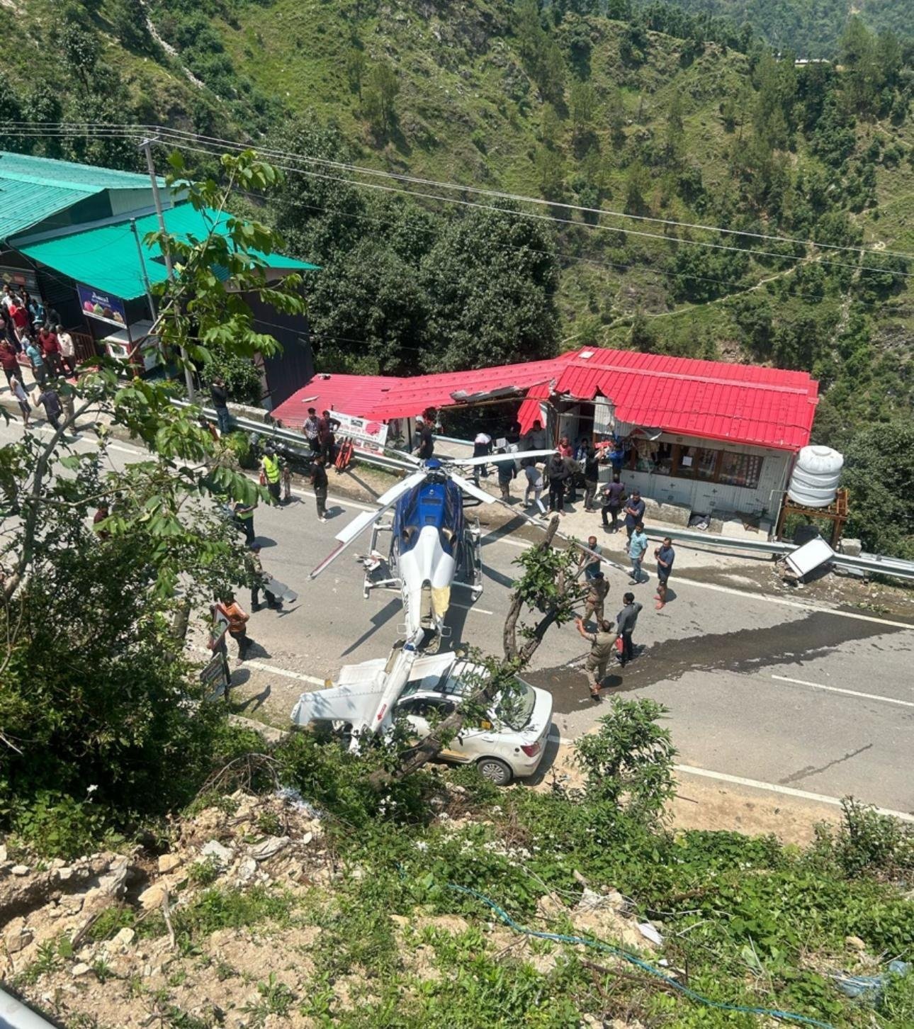 केदारनाथ जा रहे हेलीकॉप्टर की इमरजेंसी लैंडिंग यात्रियों का क्या हुआ?