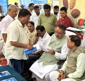 कृषि मंत्री गणेश जोशी से मिले कांग्रेस प्रवक्ता गणेश जोशी इस मुद्दे की सीबीआई जांच कराने की उठाई मांग