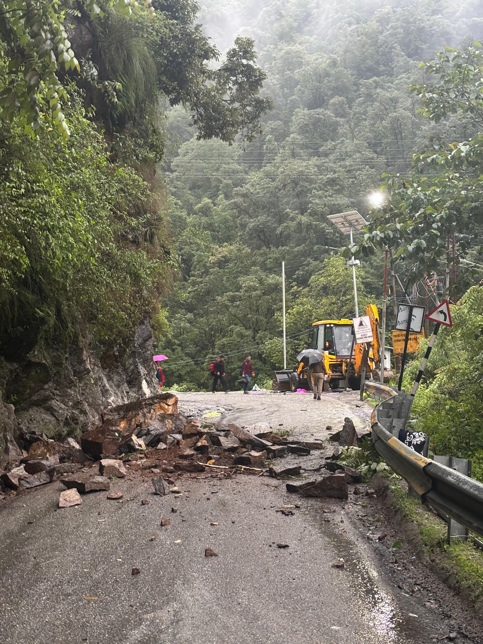 रुद्रप्रयाग में बारिश से बढ़ी आफत, भूस्खलन से मुसीबत