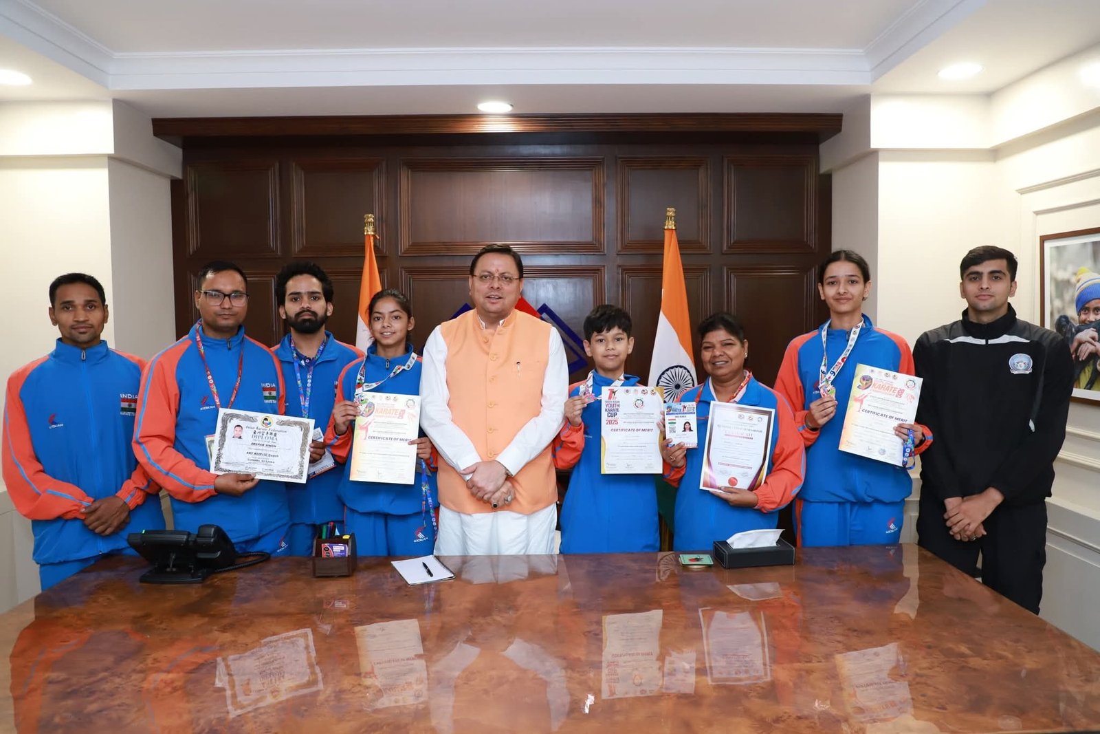 सीएम धामी ने साउथ एशियन कराटे चैंपियनशिप में पदक जीतने वाले उत्तराखंड के खिलाड़ियों को सीएम धामी ने किया सम्मानित