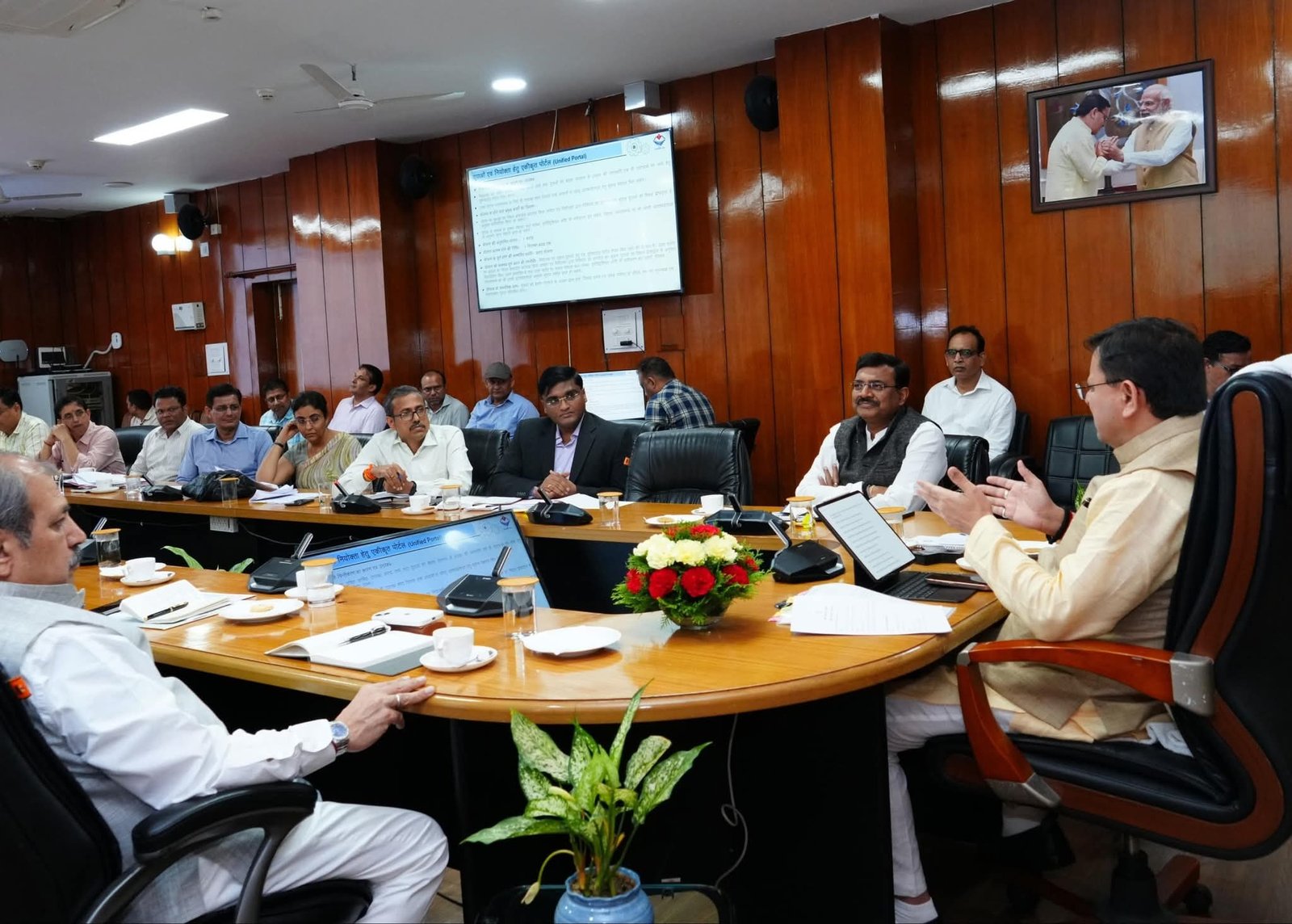 सीएम धामी ने युवाओं के कौशल विकास को लेकर दिया समन्वय बनाने का निर्देश