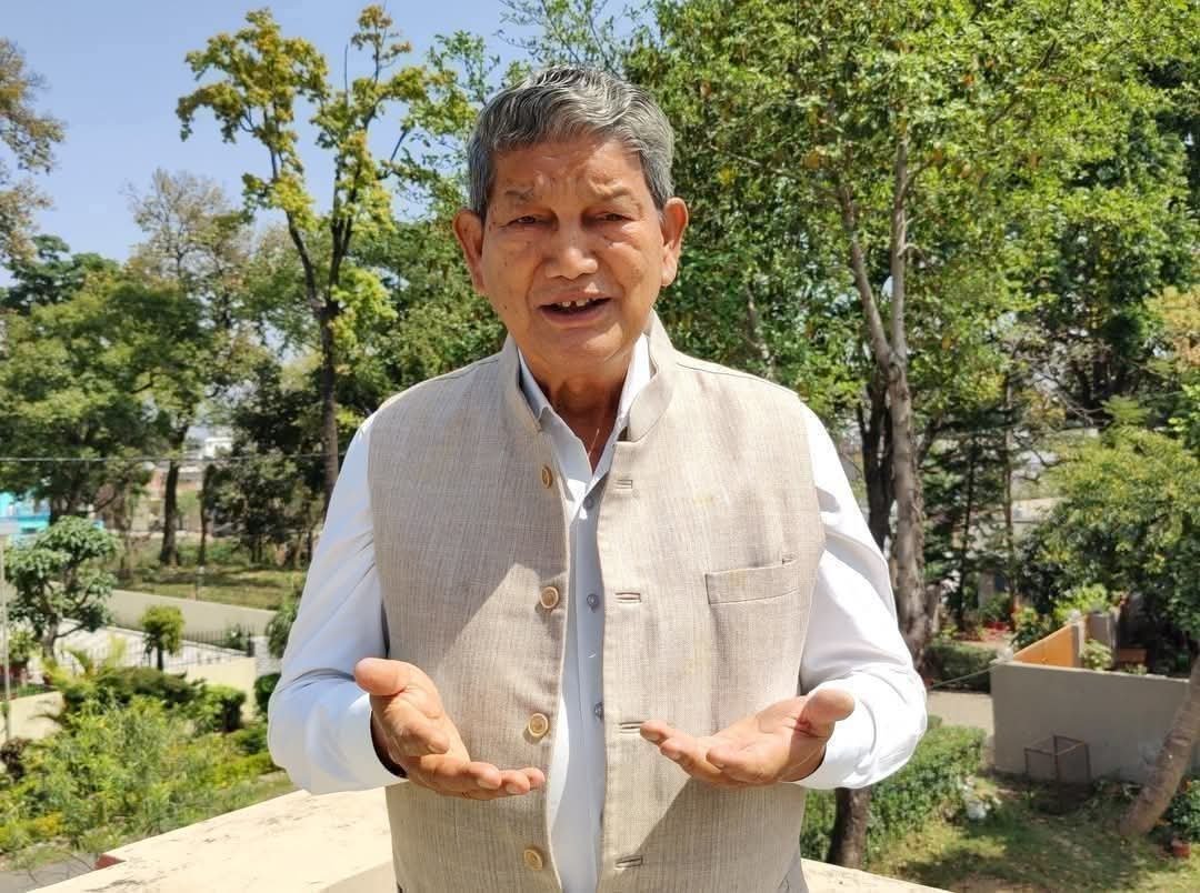 उत्तराखंड कांग्रेस में छिड़ी नई जंग, चर्चा के केंद्र में फिर हरीश रावत