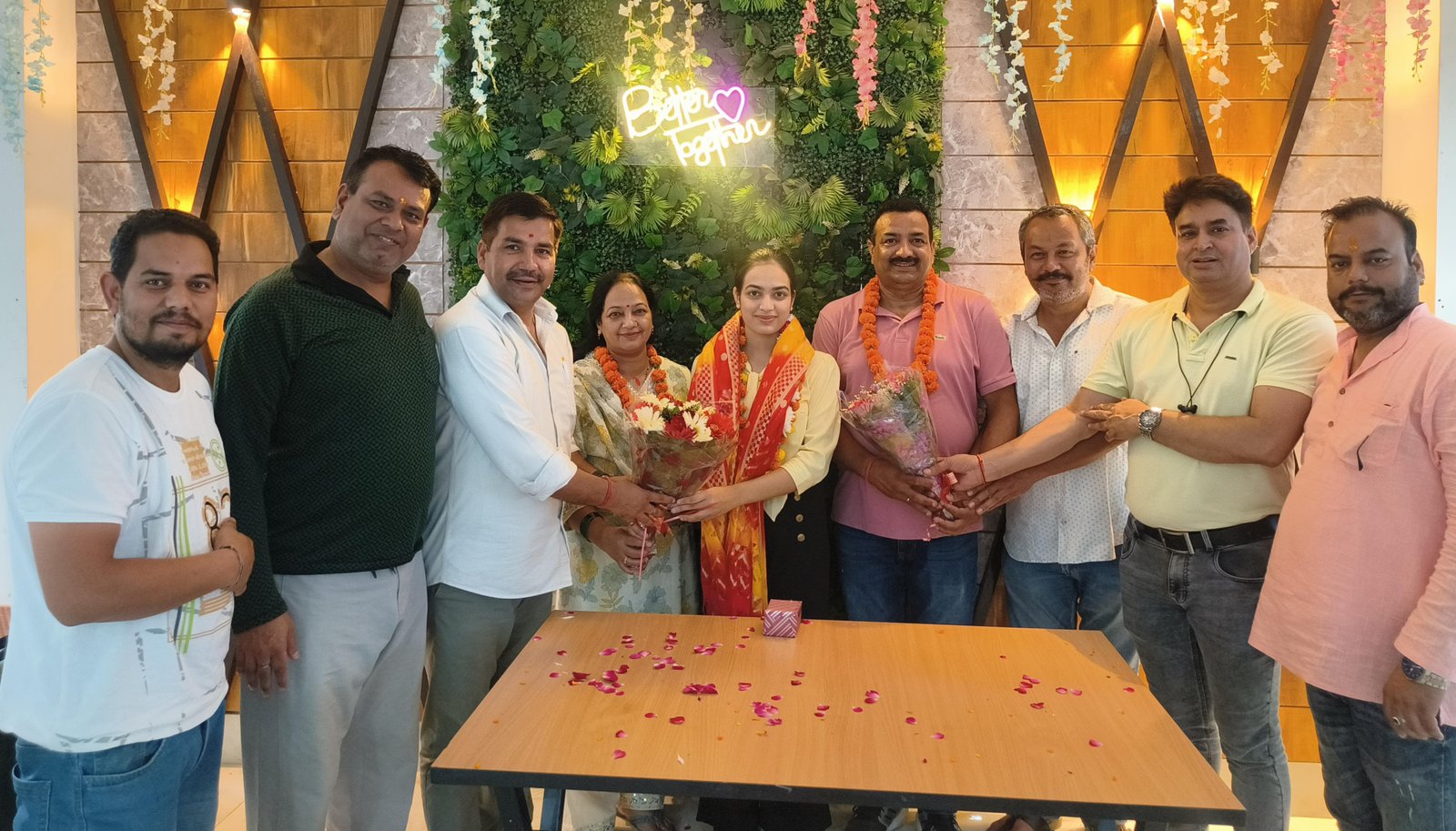 यूजीसी नेट परीक्षा में सफलता हासिल करने वाली बिटिया सिया को जयेंद्र रमोला के नेतृत्व में ऋषिकेश कांग्रेस के नेताओं ने किया सम्मानित