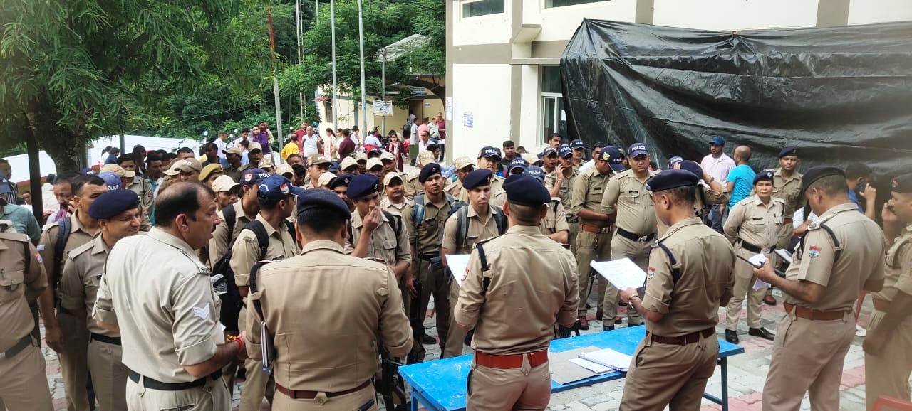 पंचायत चुनाव में शराब और पैसे का बोलबाला