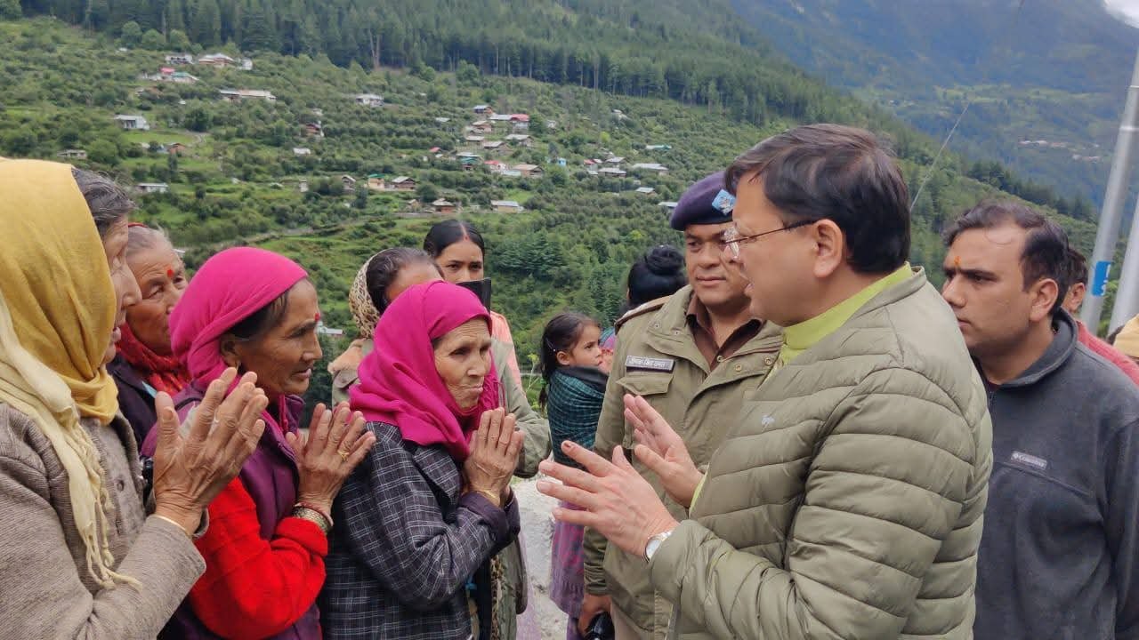 सीएम धामी ने किया आपदा प्रभावित धराली का दौरा