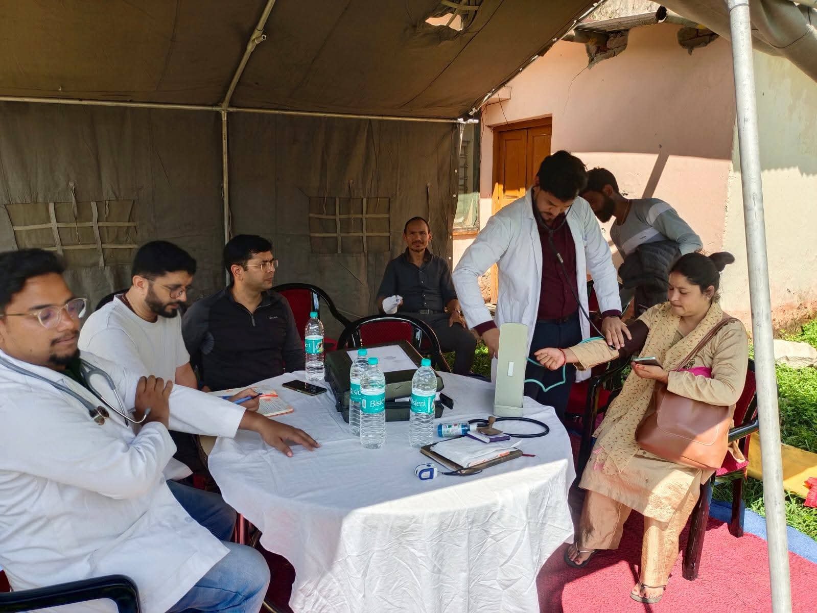 धराली आपदा के बीच स्वास्थ्य विभाग की टीम कर रही तेजी से काम, सचिव आर राजेश कुमार खुद कर रहे मॉनिटरिंग