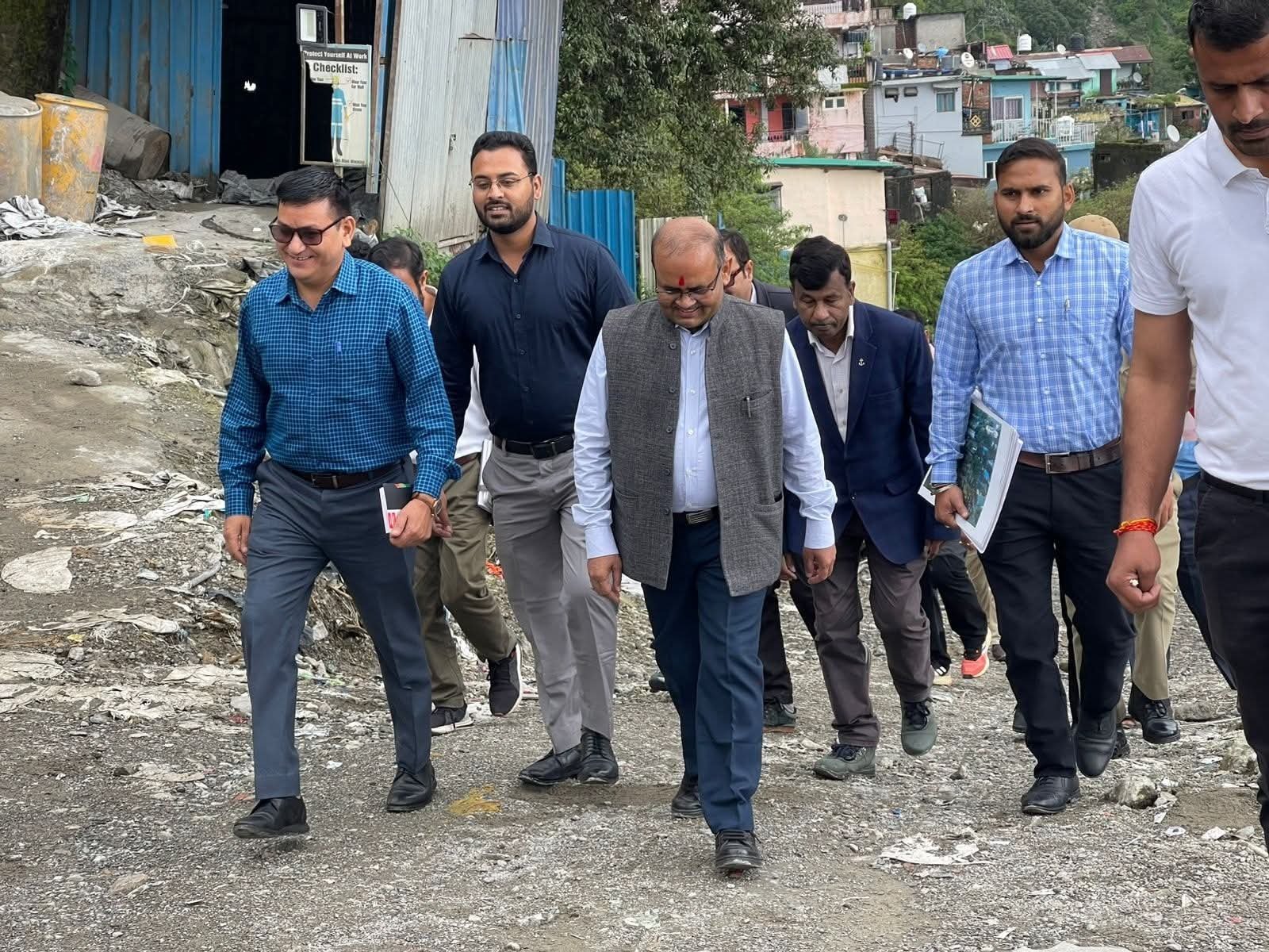 सचिव आपदा प्रबंधन विनोद कुमार सुमन ने किया नैनीताल का दौरा