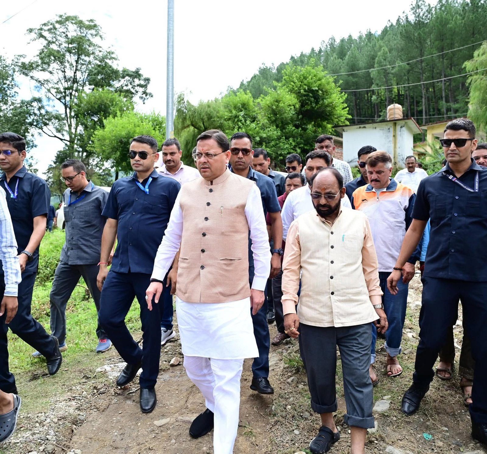 थराली के आपदा प्रभावित क्षेत्रों में सीएम धामी ने दिया हर संभव मदद का भरोसा