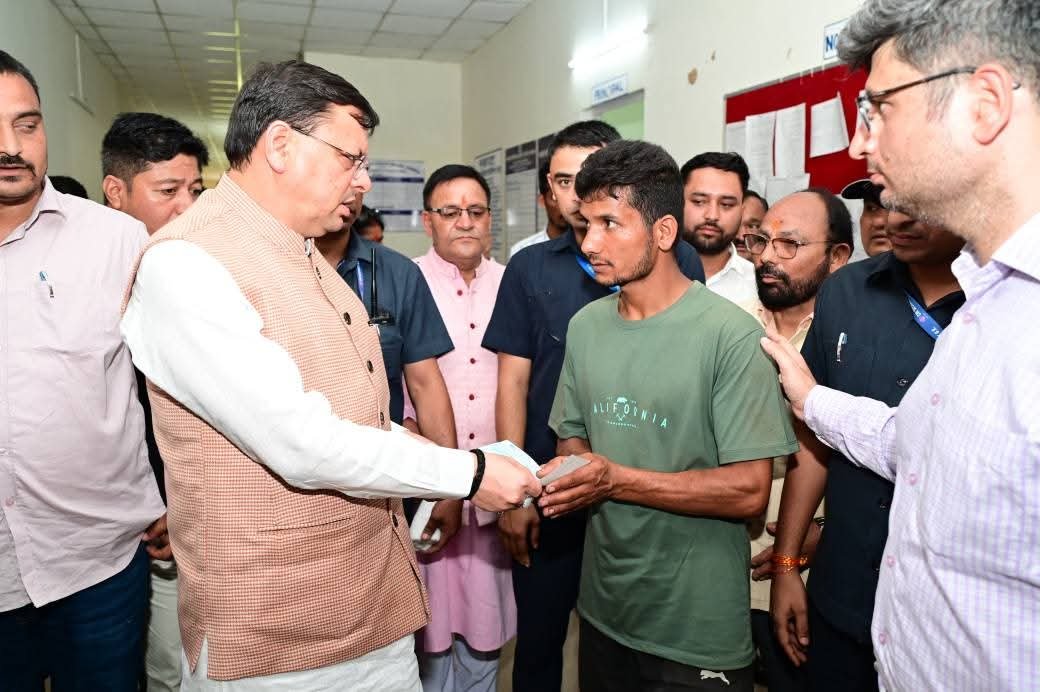 सीएम ने आपदा राहत शिविर का लिया जायजा