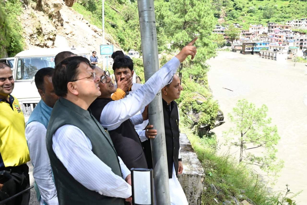 सीएम धामी ने किया स्यानाचट्टी का दौरा, आपदा प्रभावितों से की मुलाकात