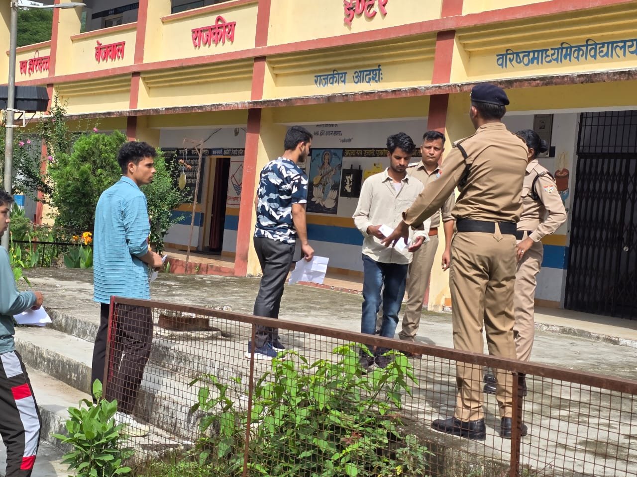 रुद्रप्रयाग में चल रही पुलिस आरक्षी भर्लिती की लिखित परीक्षा