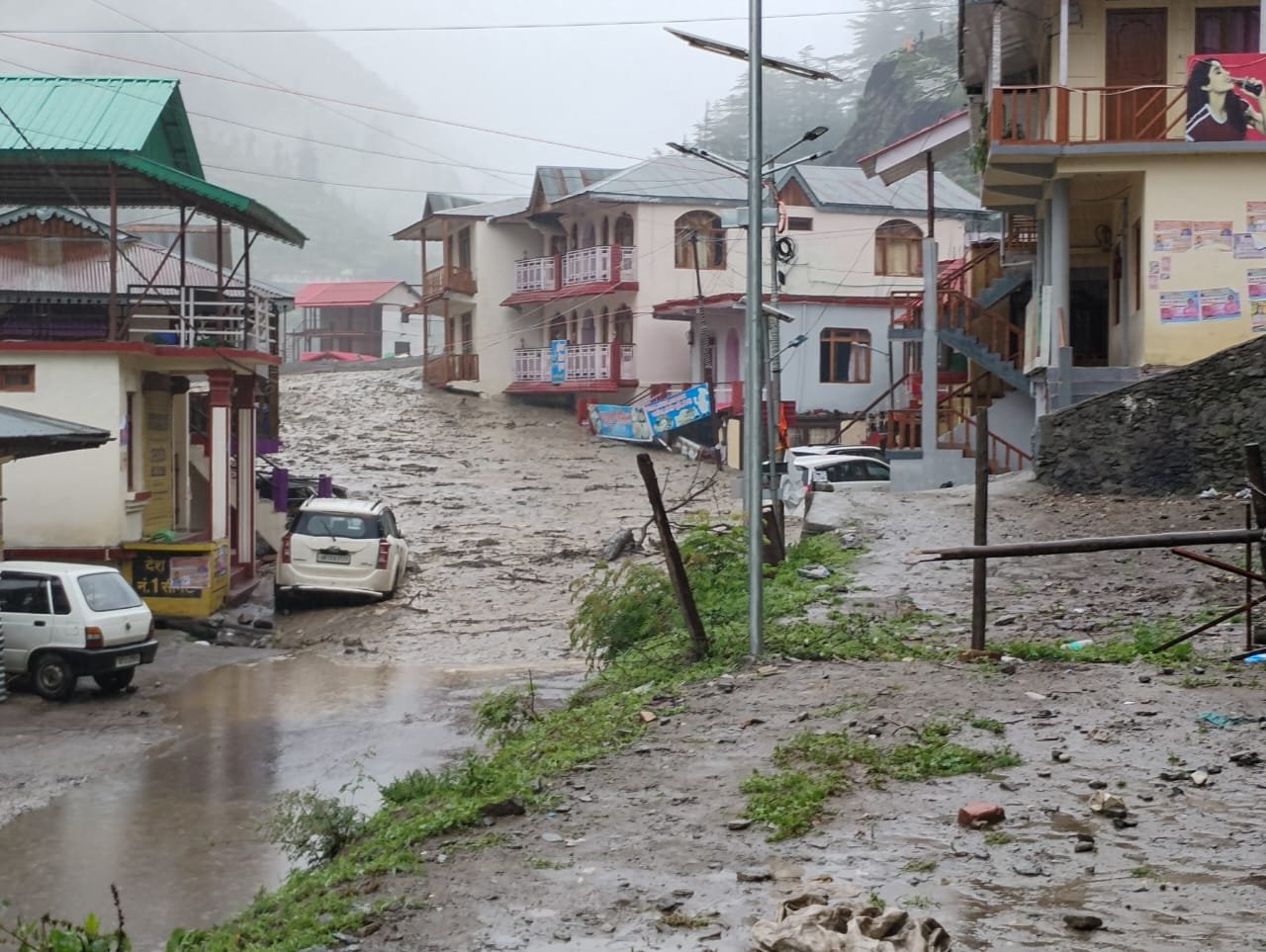 पीएम ने लिया उत्तरकाशी हादसे का अपडेट, हर संभव मदद का दिया भरोसा