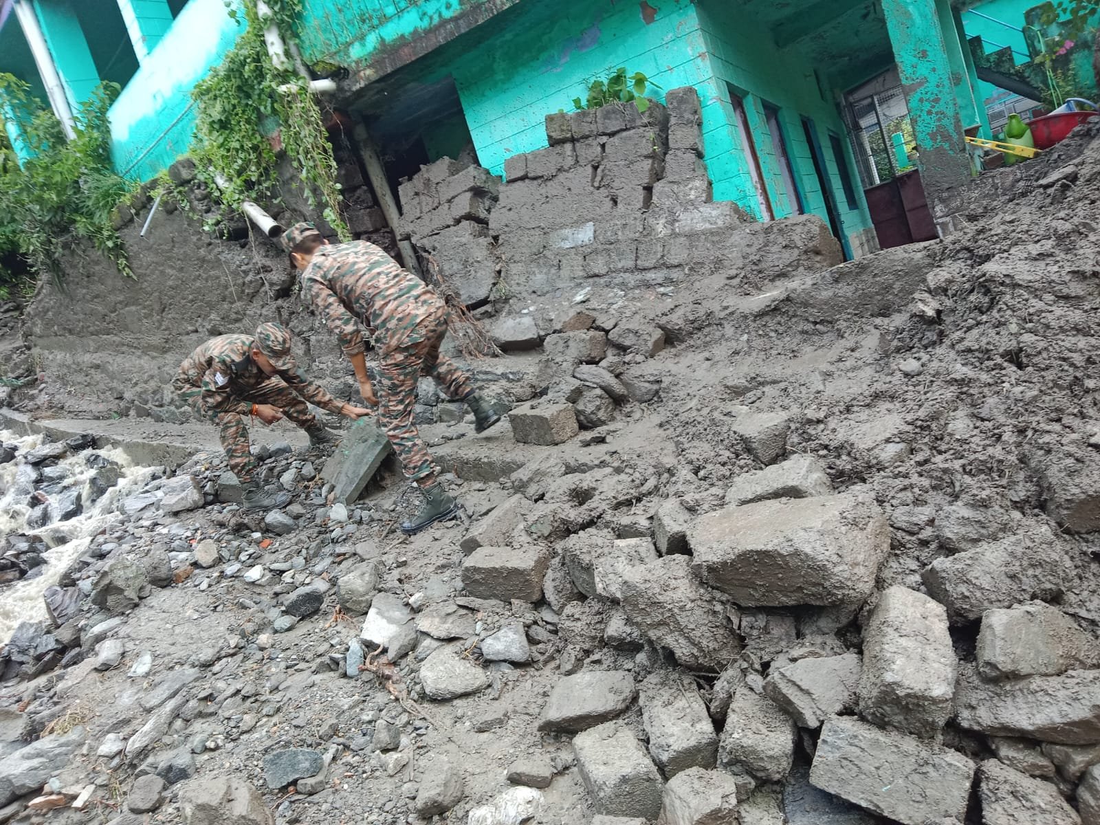 सीएम धामी ने चमोली में बादल फटने पर जताया दुख