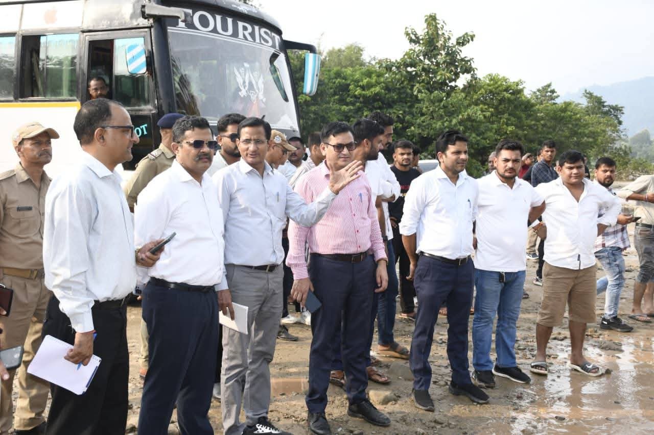 केंद्र की टीम‌ ने नैनीताल के आपदा प्रभावित इलाकों का जायजा लिया