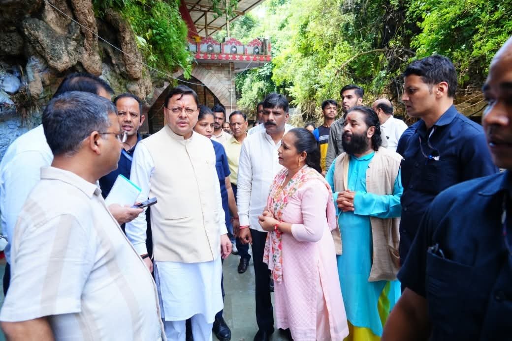 सीएम धामी ने टपकेश्वर महादेव में आई आपदा का लिया जायजा