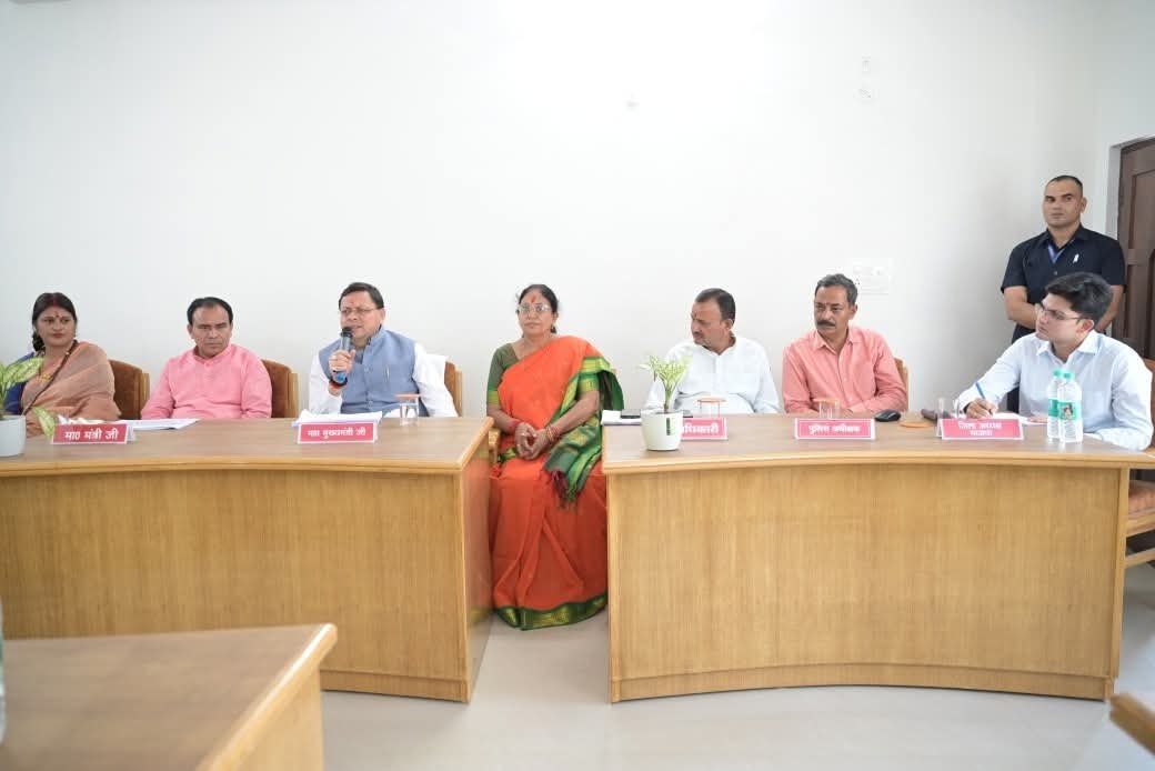 सीएम धामी ने रुद्रप्रयाग के आपदा प्रभावित बसुकेदार का हवाई सर्वेक्षण किया