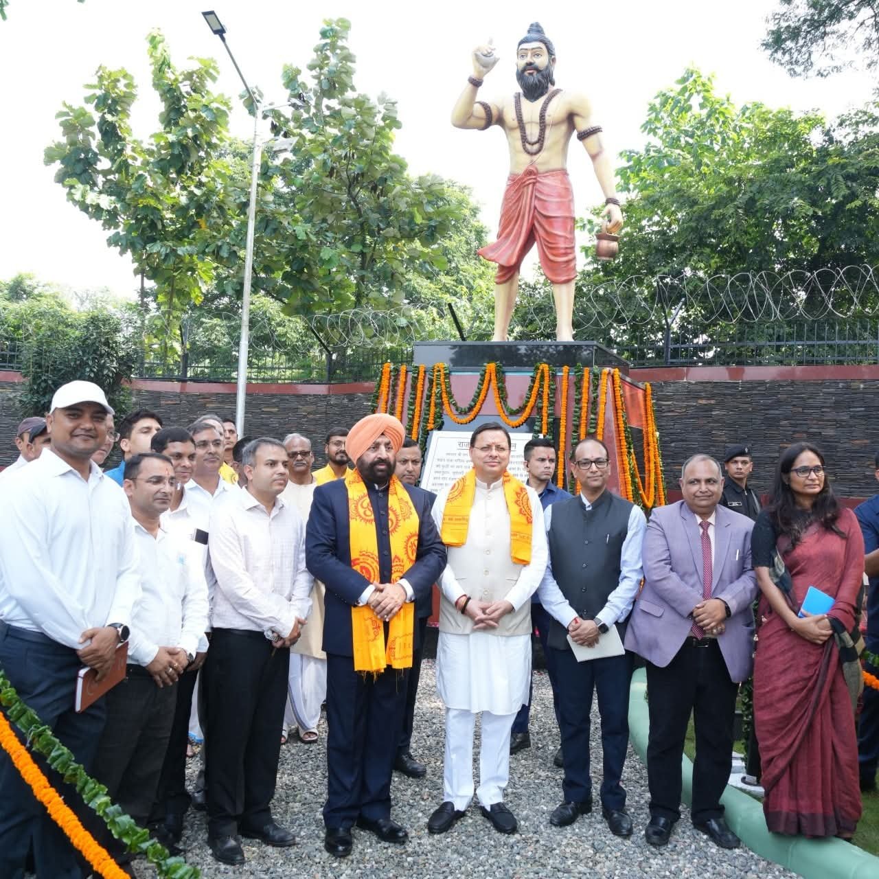 राजभवन में हुआ भागीरथ उद्यान का उद्घाटन