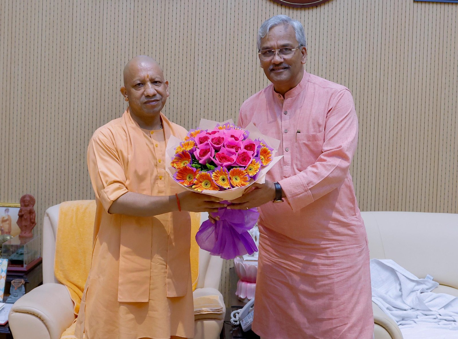 यूपी के सीएम योगी आदित्यनाथ से मिले सांसद त्रिवेंद्र रावत, हरिद्वार लोकसभा से जुड़े तीन अहम प्रस्तावों पर अमल की अपील