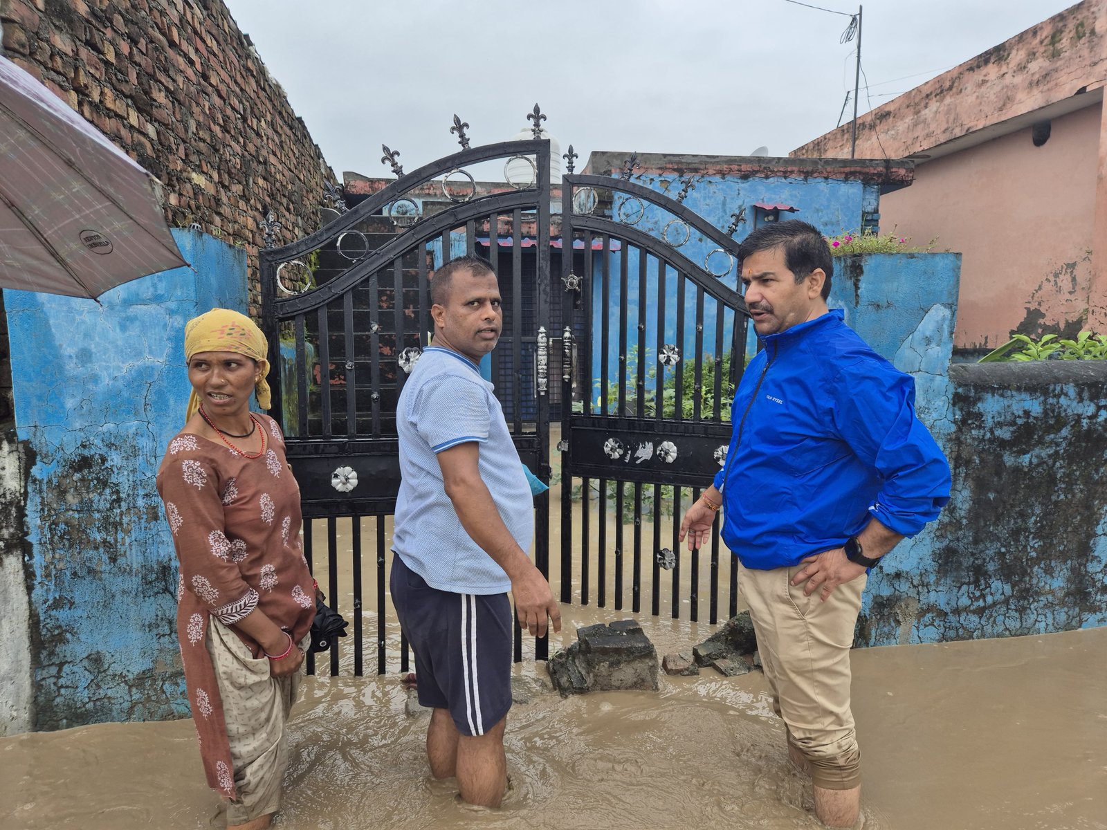 ऋषिकेश में आपदा प्रभावित इलाकों में पहुंचे जयेंद्र रमोला, प्रभावितों को मुआवजा देने की मांग
