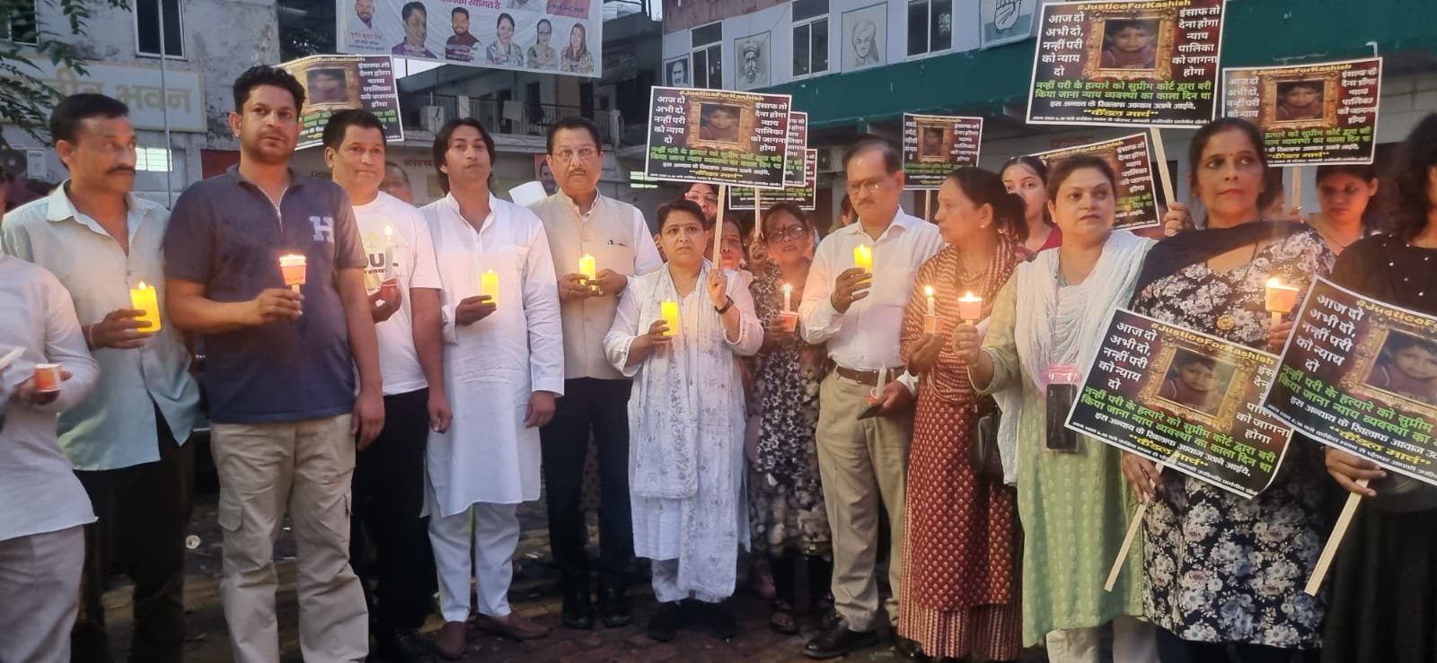 नन्ही परी को इंसाफ दिलाने की मांग, महिला कांग्रेस का देहरादून में कैंडल मार्च