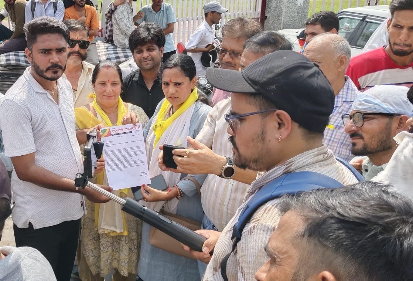 पेपर लीक के खिलाफ बेरोजगारों के आंदोलन को राष्ट्रवादी रीजनल पार्टी ने दिया समर्थन