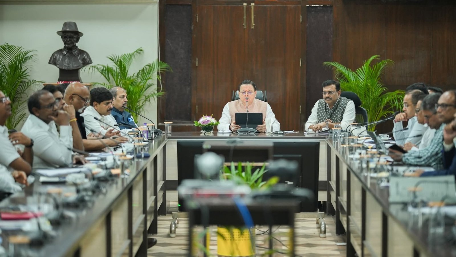 सीएम ने की 1905 की समीक्षा, लापरवाही बरतने पर जताई नाराजगी