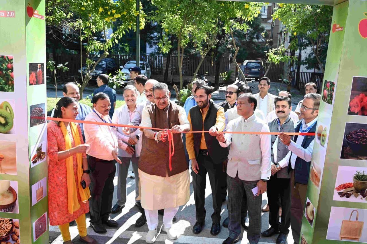 देहरादून में सेब महोत्सव का आगाज
