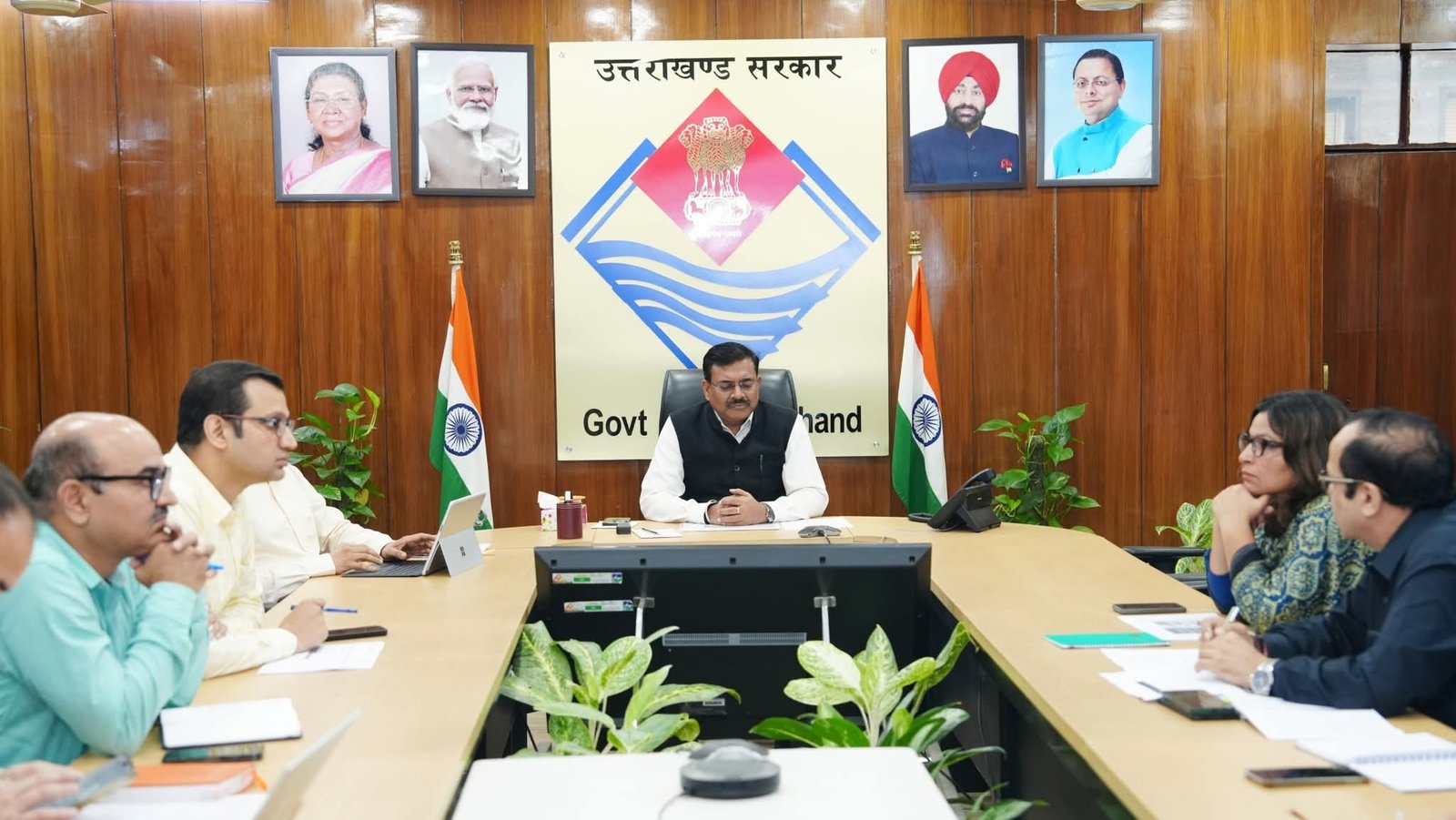 कमजोर वर्ग के छात्रों को निशुल्क कोचिंग योजना की समीक्षा