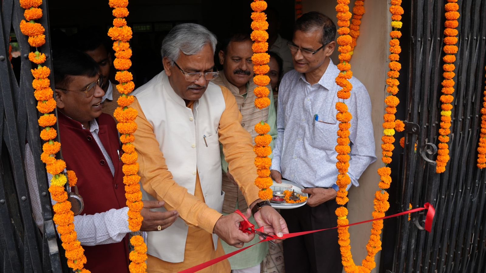 शहीद दुर्गामल्ल कॉलेज के सेमिनार में शामिल हुए सांसद त्रिवेंद्र सिंह रावत