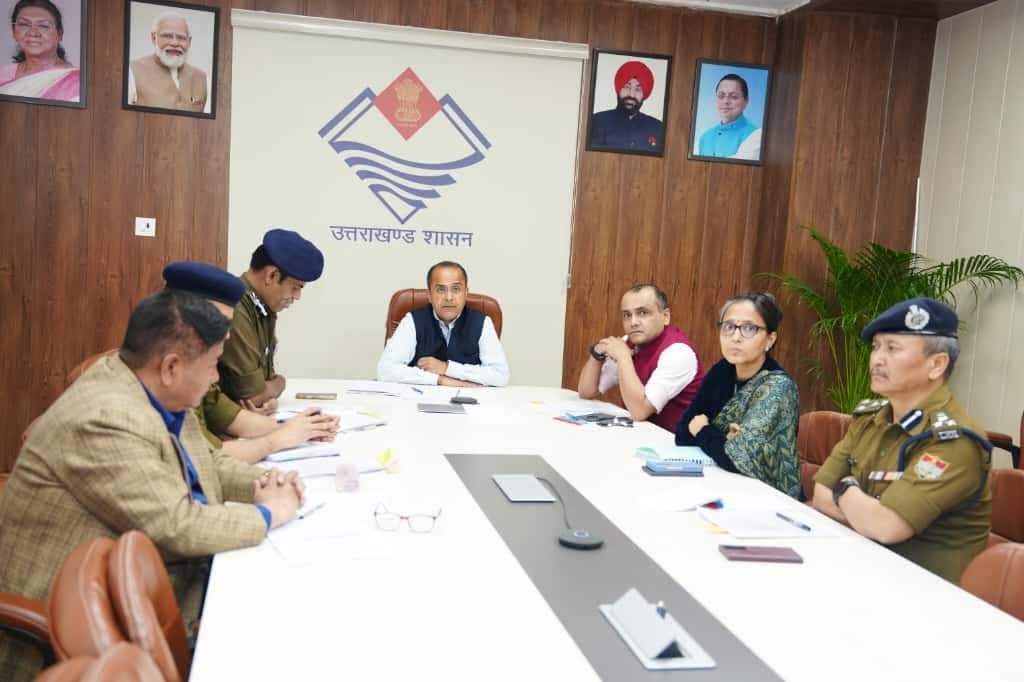 गृह सचिव शैलेश बगौली ने की कानून व्यवस्था की समीक्षा