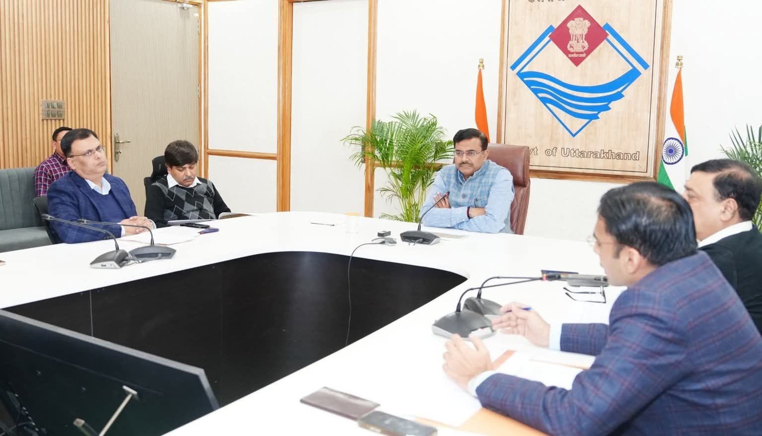 देहरादून स्मार्ट सिटी को लेकर मुख्य सचिव ने की बैठक