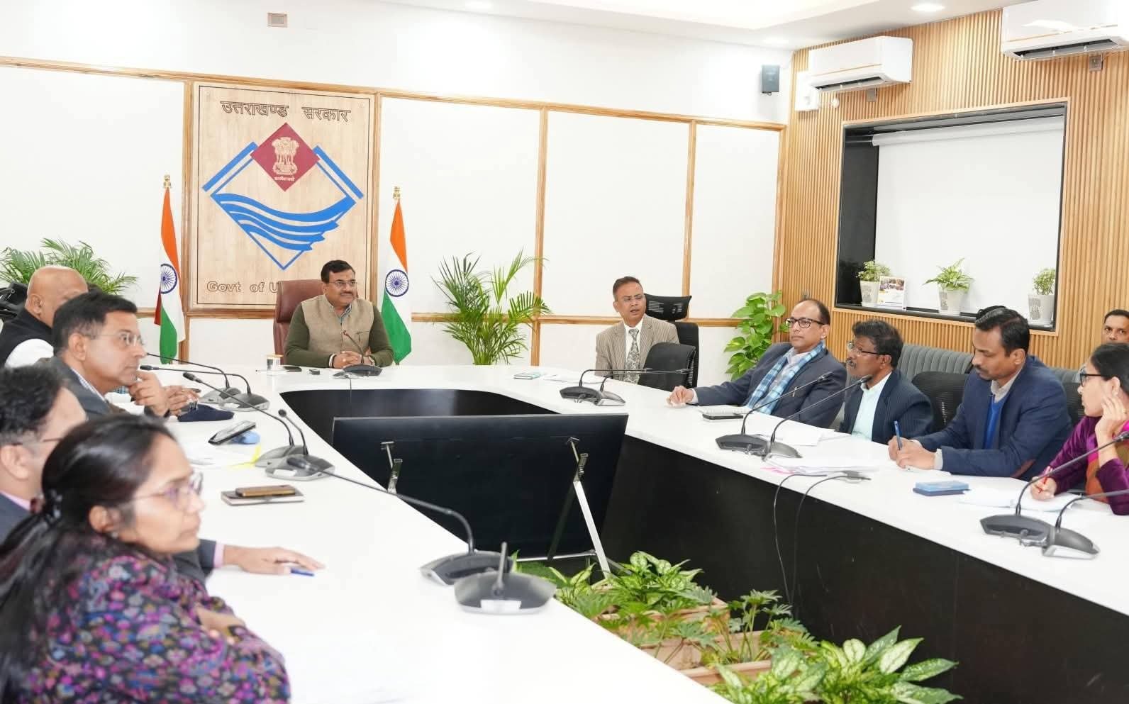 मुख्य सचिव ने पूंजी निवेश के मुद्दे पर की बैठक