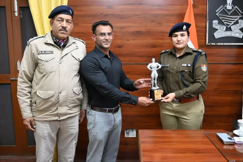 उत्तराखण्ड पुलिस के जवान रणवीर कंबोज का शानदार प्रदर्शन — मिस्टर उत्तराखण्ड में सिल्वर, मिस्टर कुमायूँ में ब्रॉन्ज