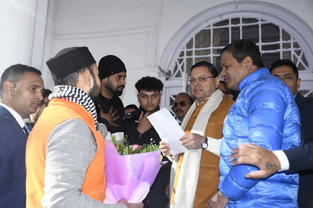 नैनीताल में जनता से मिले सीएम धामी