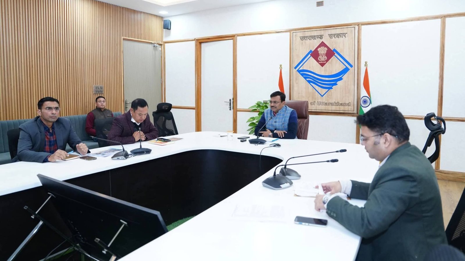 मुख्य सचिव ने की पर्यटन स्थलों में हो रहे विकास कार्यों की समीक्षा