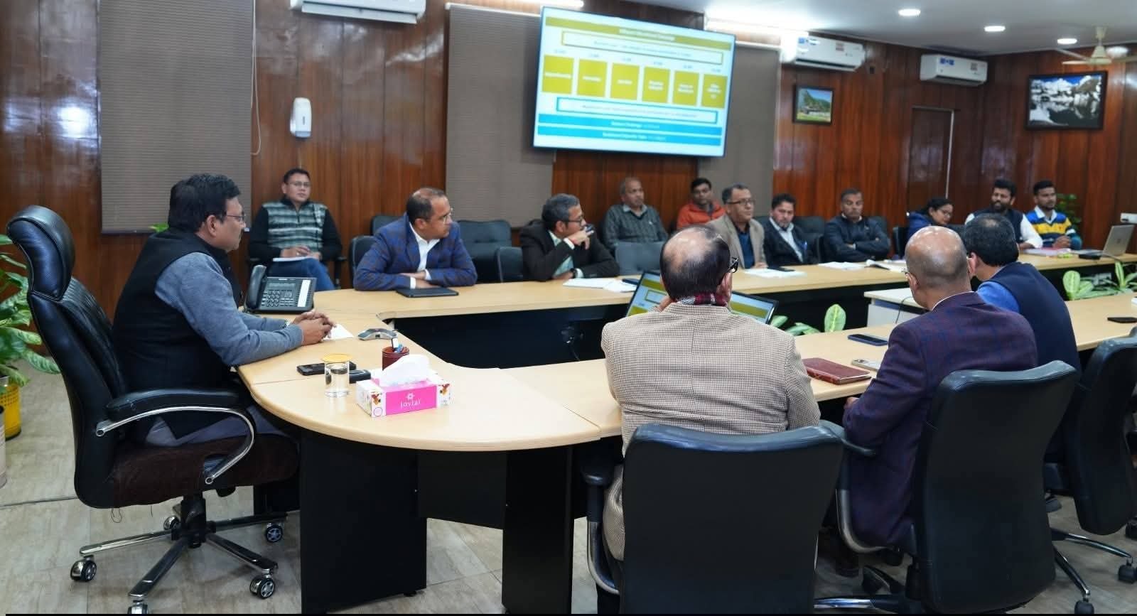 मुख्य सचिव ने ली वैश्विक रोजगार को लेकर बैठक