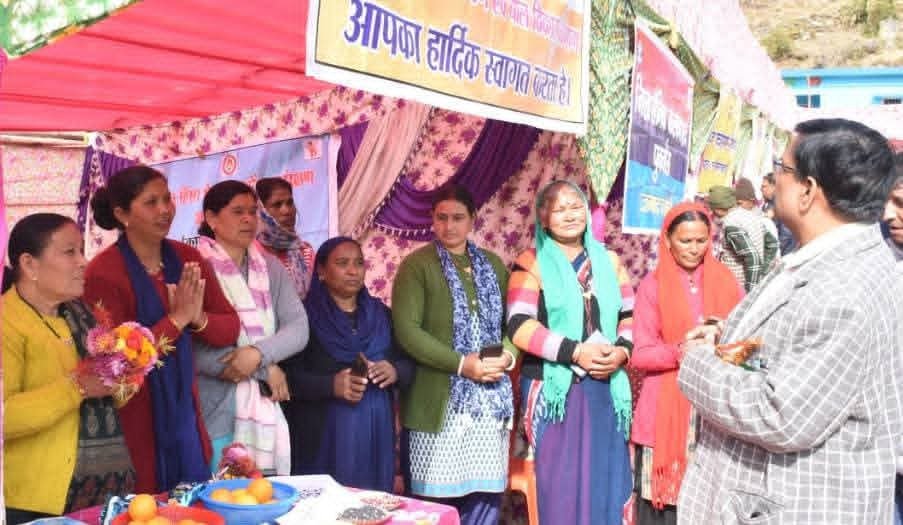 जन जन की सरकार जन जन के द्वार कार्यक्रम के तहत नंदानगर के मटई गांव में लगाया गया बहुउद्देशीय शिविर ई