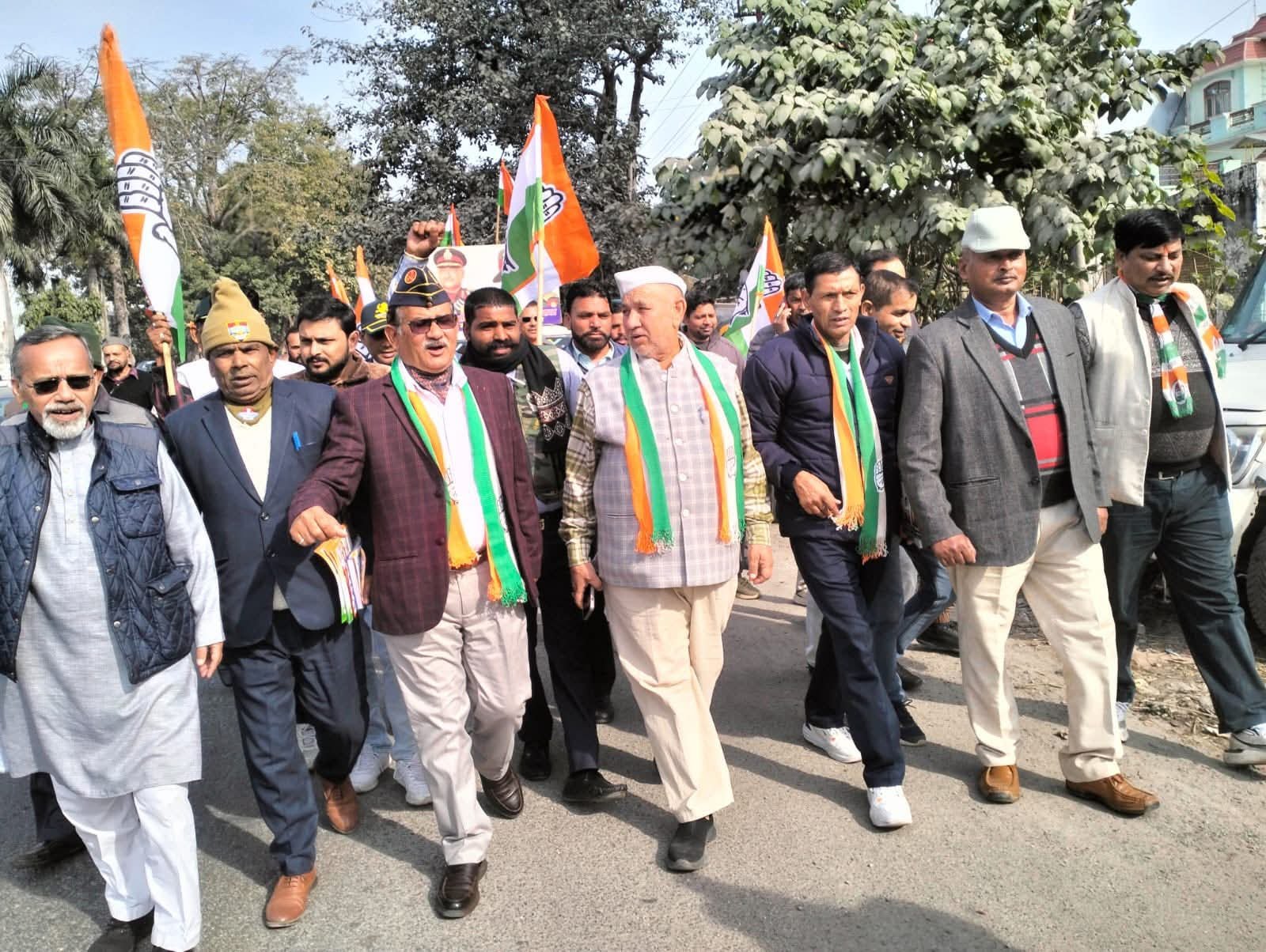 रामनगर में उत्तराखंड कांग्रेस के पूर्व सैनिक प्रकोष्ठ का हस्ताक्षर अभियान, अग्निवीर योजना का खुलकर किया विरोध