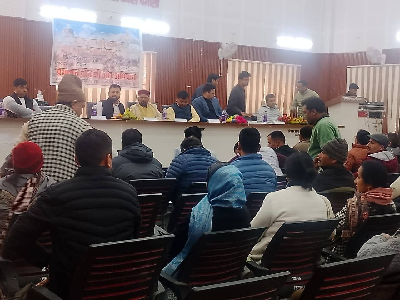 सीएम धामी के निर्देश पर थराली में जन जन की सरकार जन जन के द्वार कार्यक्रम