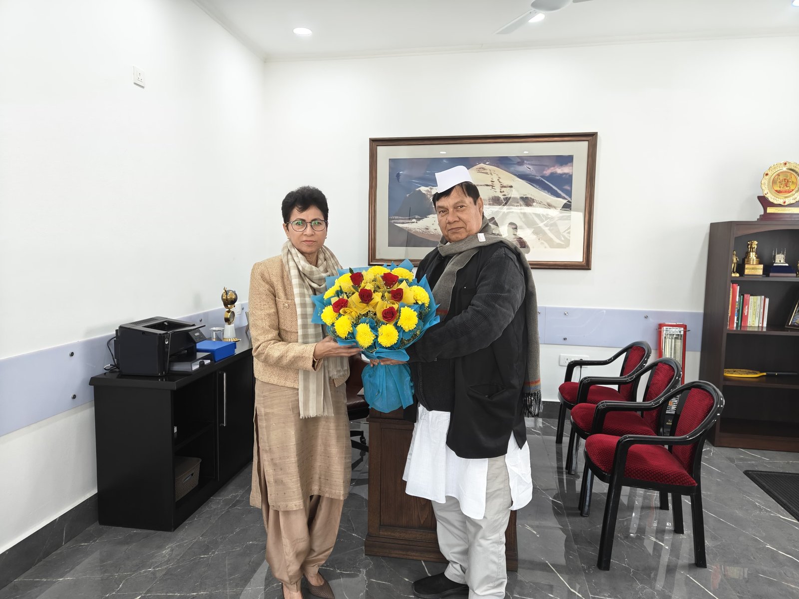 हरीश रावत की अनदेखी को लेकर उत्तराखंड कांग्रेस में हलचल, प्रभारी कुमारी शैलजा से मिले धीरेंद्र प्रताप, हुई क्या बात?