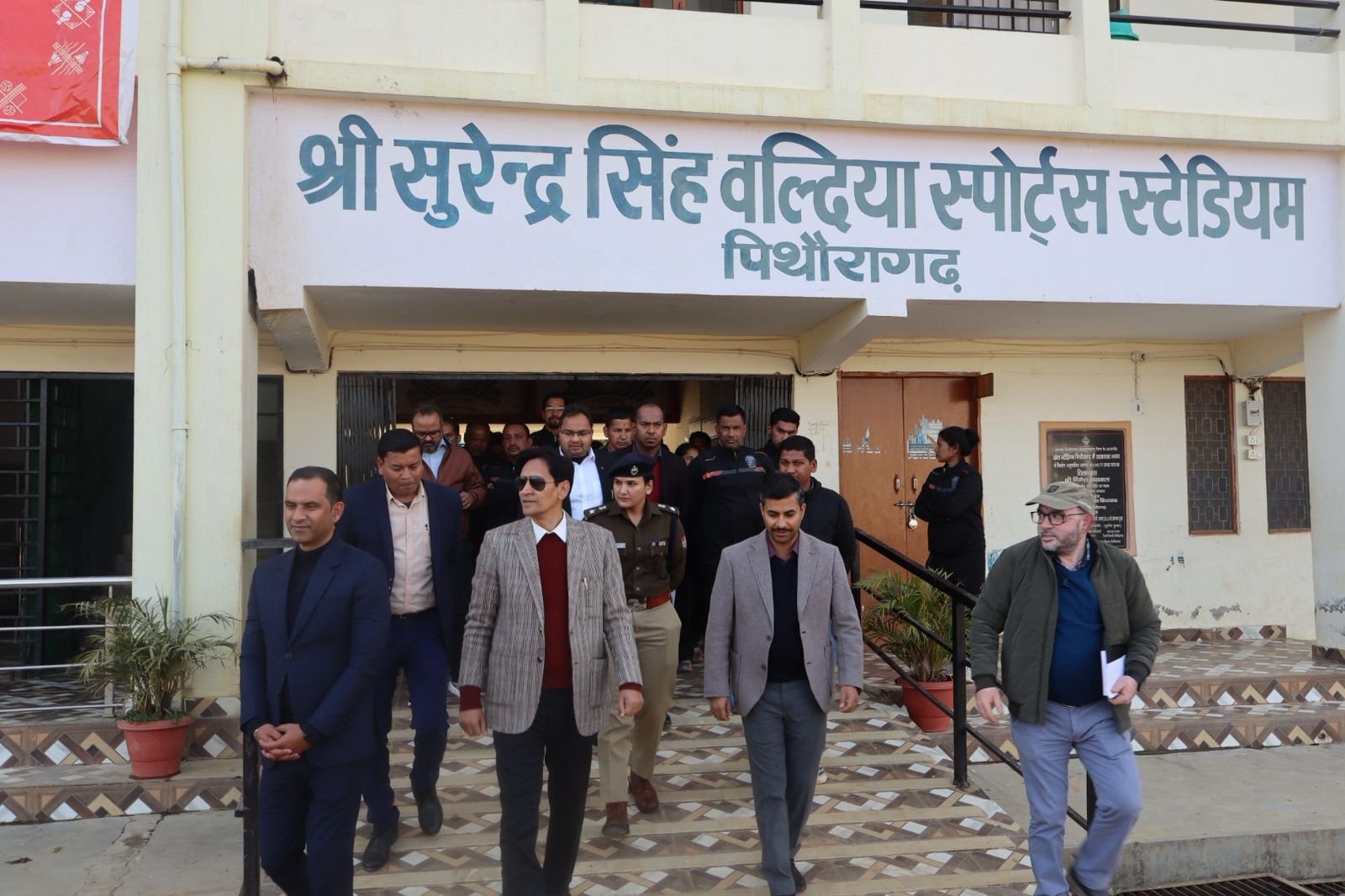 कुमाऊं कमिश्नर ने पिथौरागढ़ में निर्माणाधीन खेल मैदान का लिया जायजा