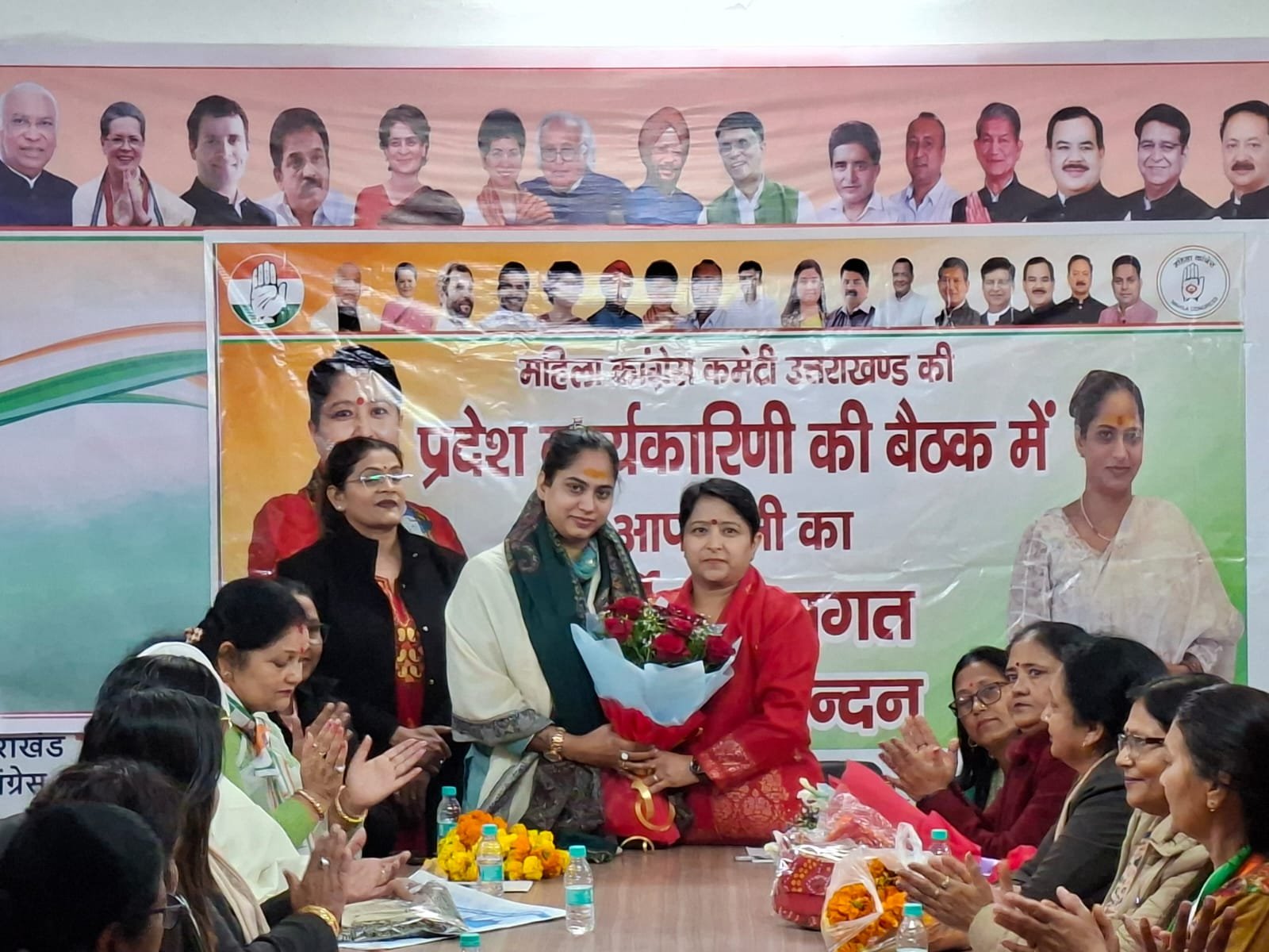 पूनम पंडित का कांग्रेस दफ्तर में स्वागत, 2027 चुनाव को लेकर महिला कांग्रेस की मजबूती पर चर्चा