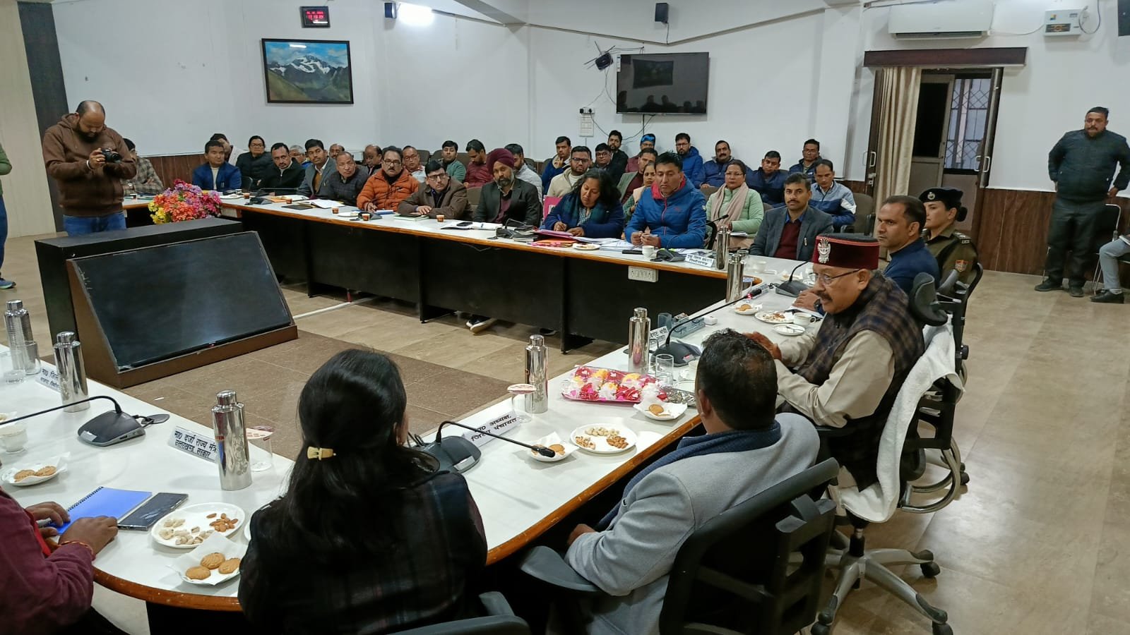 पिथौरागढ़ दौरे पर कैबिनेट मंत्री सतपाल महाराज, बताया नैनी सैनी एयरपोर्ट के विस्तार का प्लान