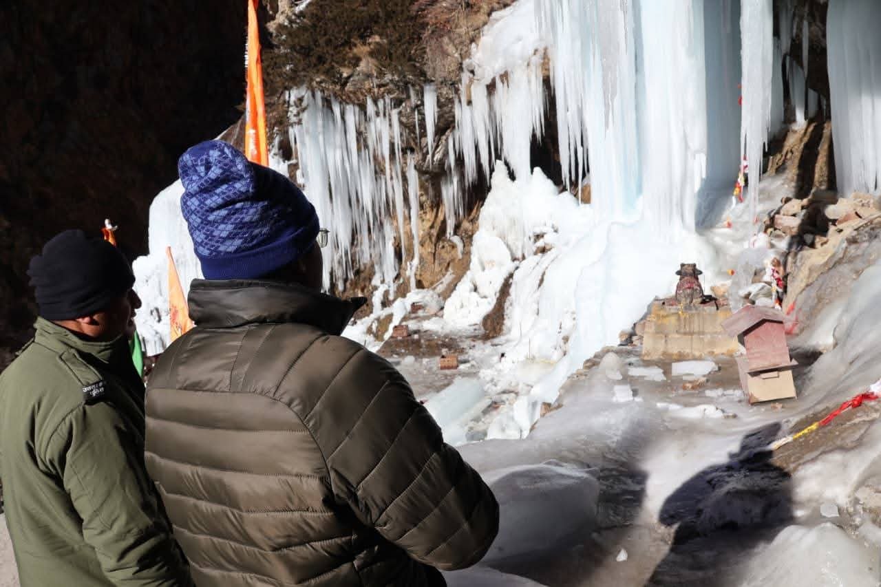 डीएम चमोली ने किए टिंमरसैण महादेव के दर्शन