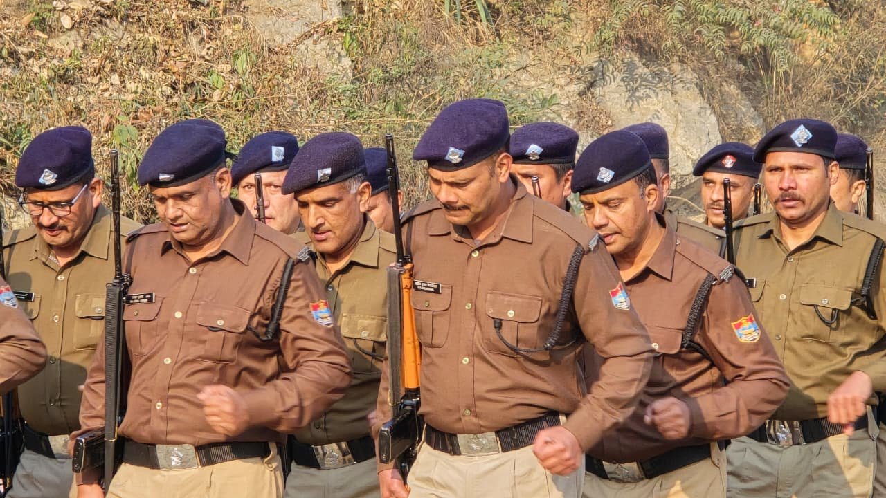 रुद्रप्रयाग पुलिस लाइन रतूड़ा में साप्ताहिक परेड का आयोजन