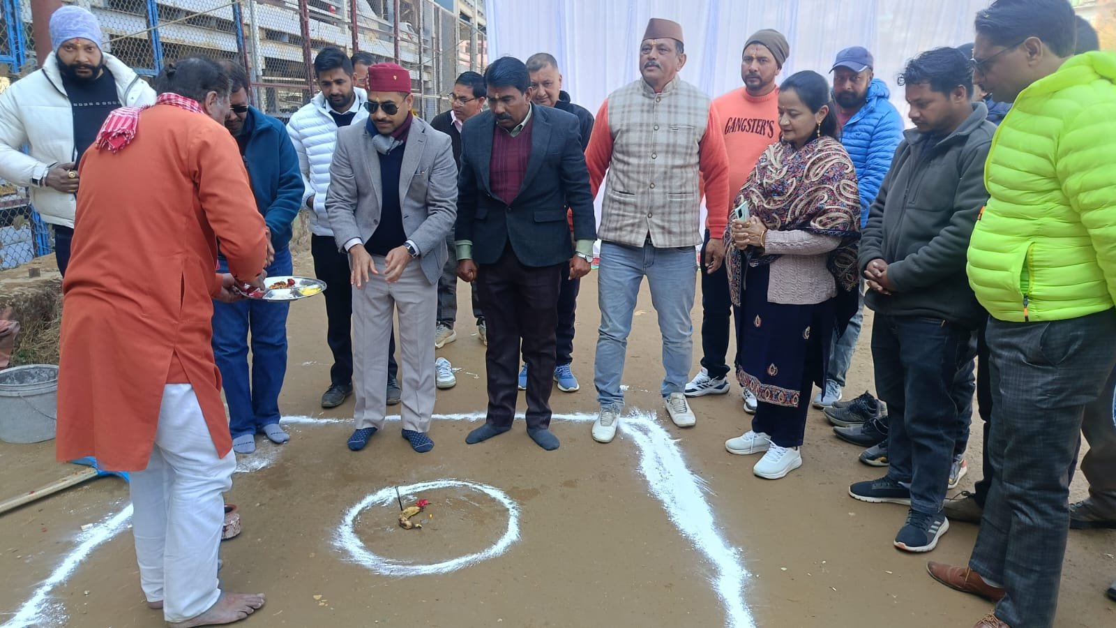 पिथौरागढ़ के देव सिंह मैदान में शुरू हुआ निर्माण कार्य, सीएम धामी ने की थी घोषणा