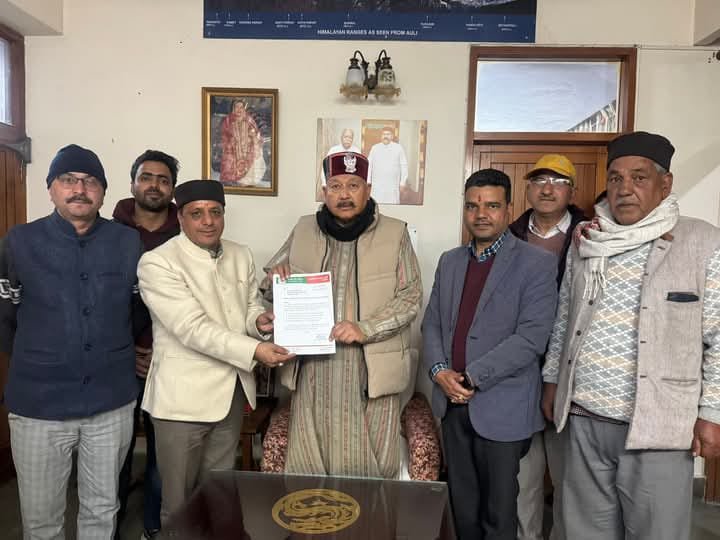 मनवीर चौहान की पर्यटन मंत्री सतपाल महाराज से मुलाकात, ज्ञापन सौंपकर की ये अहम मांग