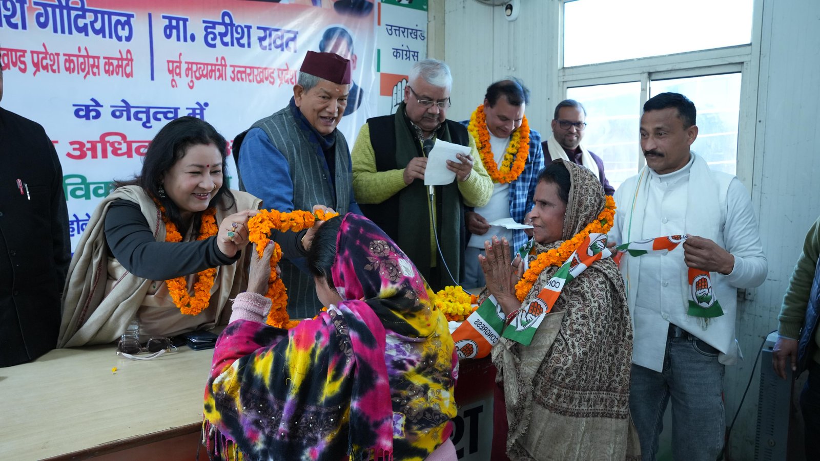 देहरादून में कई लोगों ने ज्वाइन की कांग्रेस, हरीश रावत बोले अहंकारी बीजेपी को सत्ता से उखाड़ फेंकना ही लक्ष्य